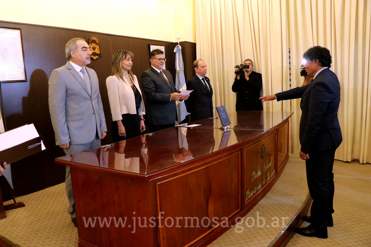 Juramento Magistrados y Funcionarios